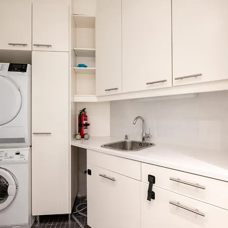 아파트 2ndhomes Beautiful 127 M2 3br Floor In Historically Valuable Building In Center