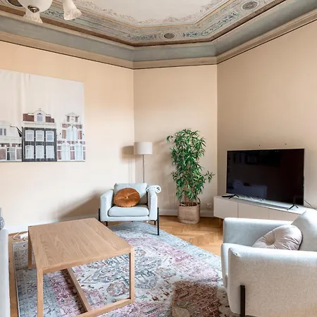 2ndhomes Beautiful 127 M2 3br Floor In Historically Valuable Building In Center